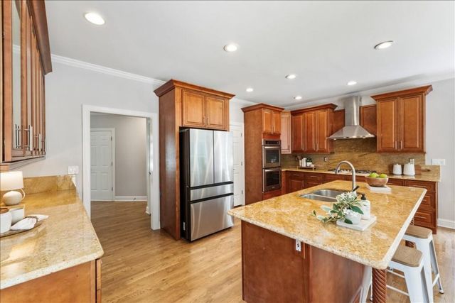 10420 Sugar Crest Avenue, Johns Creek, GA 30097