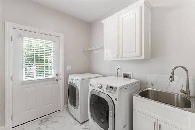 10420 Sugar Crest Avenue, Johns Creek, GA 30097