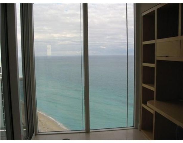 19111 Collins Avenue 2807, Sunny Isles Beach, FL 33160