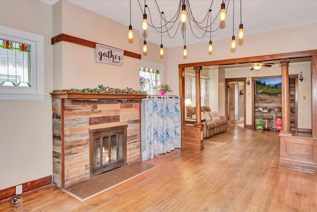 9826 S Walden Parkway, Chicago, IL 60643