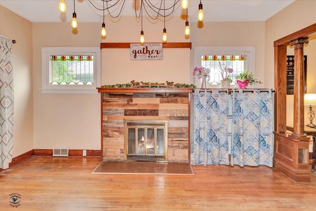9826 S Walden Parkway, Chicago, IL 60643