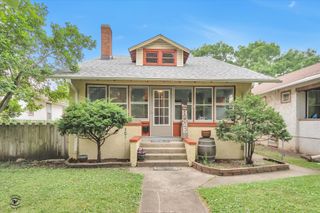 9826 S Walden Parkway, Chicago, IL 60643