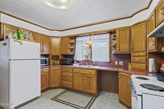 23 E Quaker Street, Granville, NY 12832