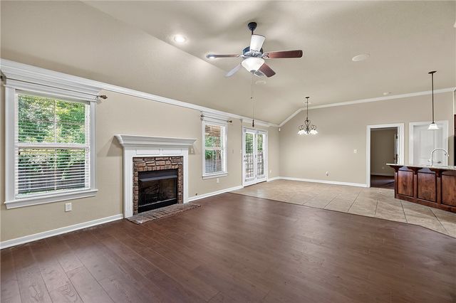 2555 N Trafalger Drive, Fayetteville, AR 72704