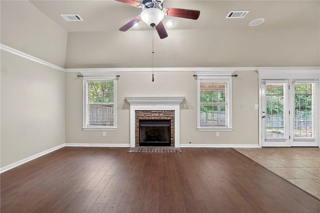 2555 N Trafalger Drive, Fayetteville, AR 72704