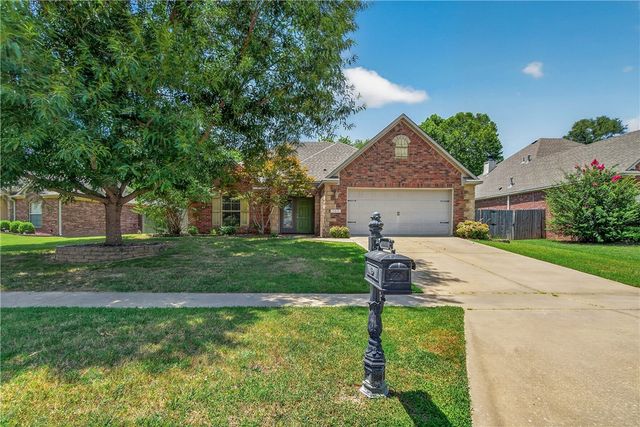 2555 N Trafalger Drive, Fayetteville, AR 72704
