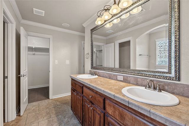 2555 N Trafalger Drive, Fayetteville, AR 72704
