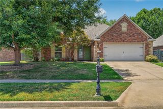 2555 N Trafalger Drive, Fayetteville, AR 72704