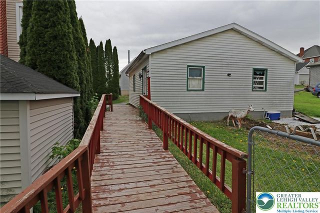 205 Madison Avenue, Nazareth Boro, PA 18064
