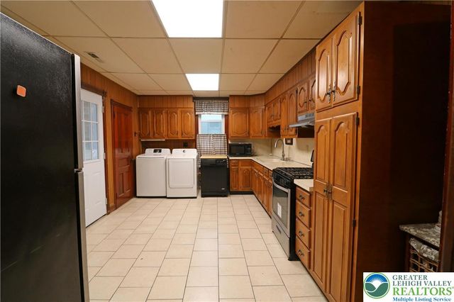 205 Madison Avenue, Nazareth Boro, PA 18064