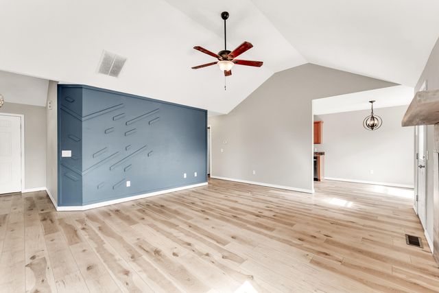 912 Wesley Avenue, Nixa, MO 65714