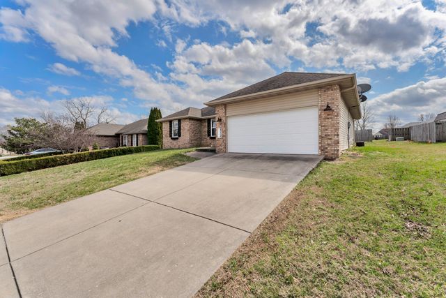 912 Wesley Avenue, Nixa, MO 65714