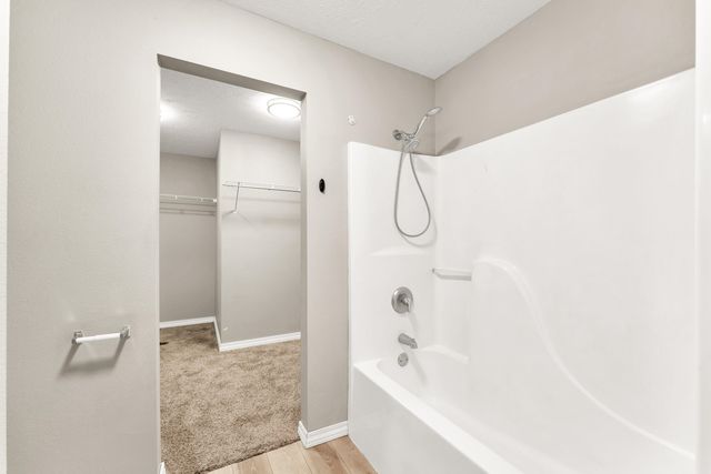 912 Wesley Avenue, Nixa, MO 65714