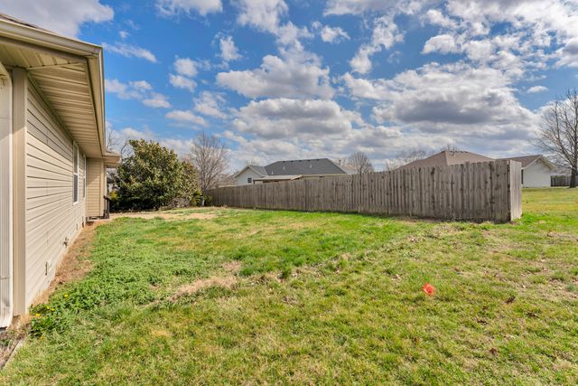 912 Wesley Avenue, Nixa, MO 65714