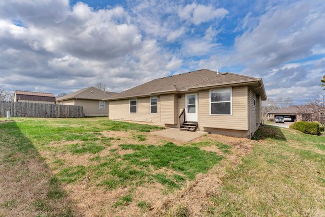 912 Wesley Avenue, Nixa, MO 65714