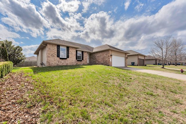 912 Wesley Avenue, Nixa, MO 65714