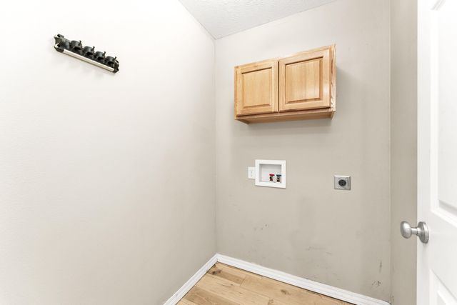 912 Wesley Avenue, Nixa, MO 65714