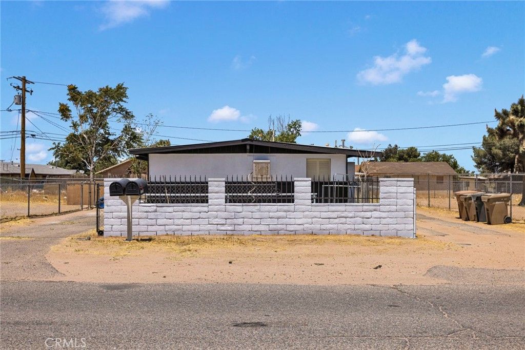 Image 1 of property listing at 16396 Yucca Street, Hesperia, CA 92345