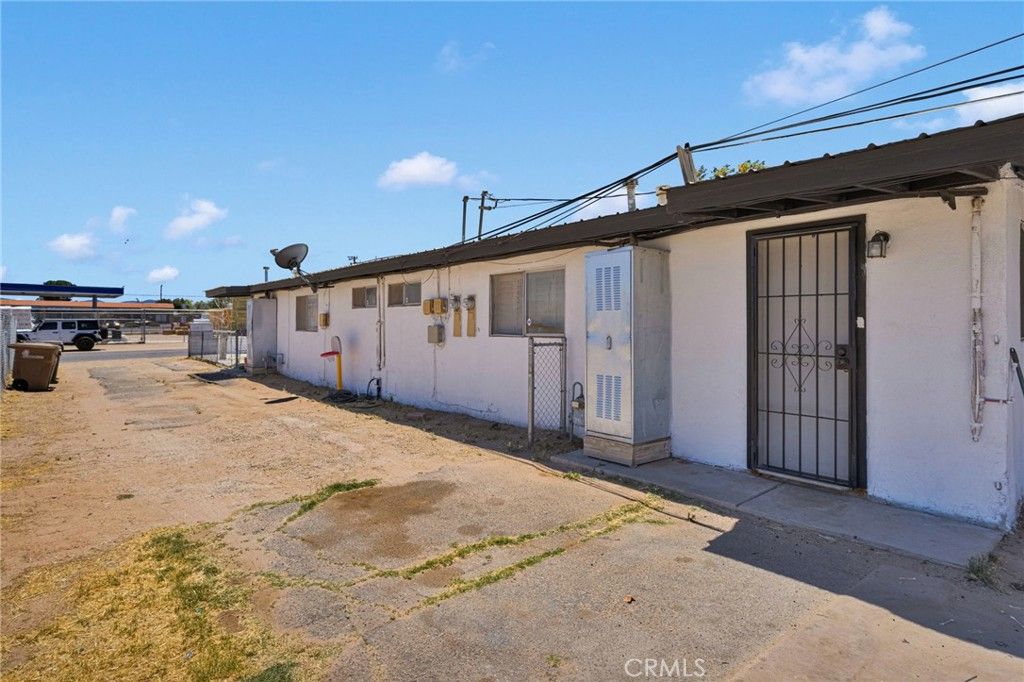 Image 11 of property listing at 16396 Yucca Street, Hesperia, CA 92345