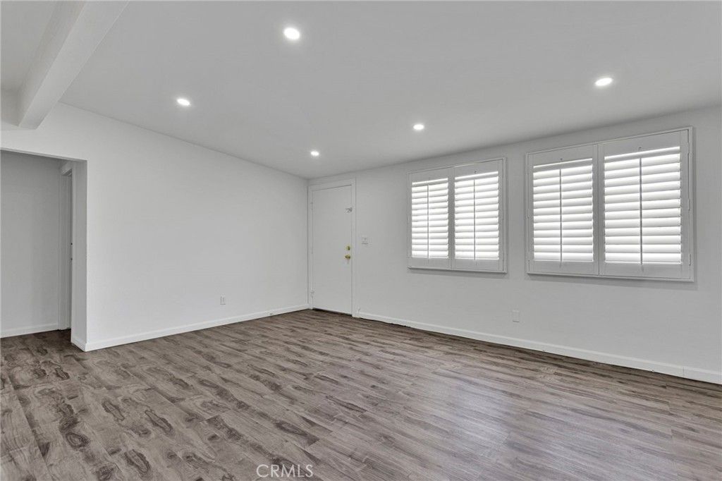 Image 12 of property listing at 16396 Yucca Street, Hesperia, CA 92345