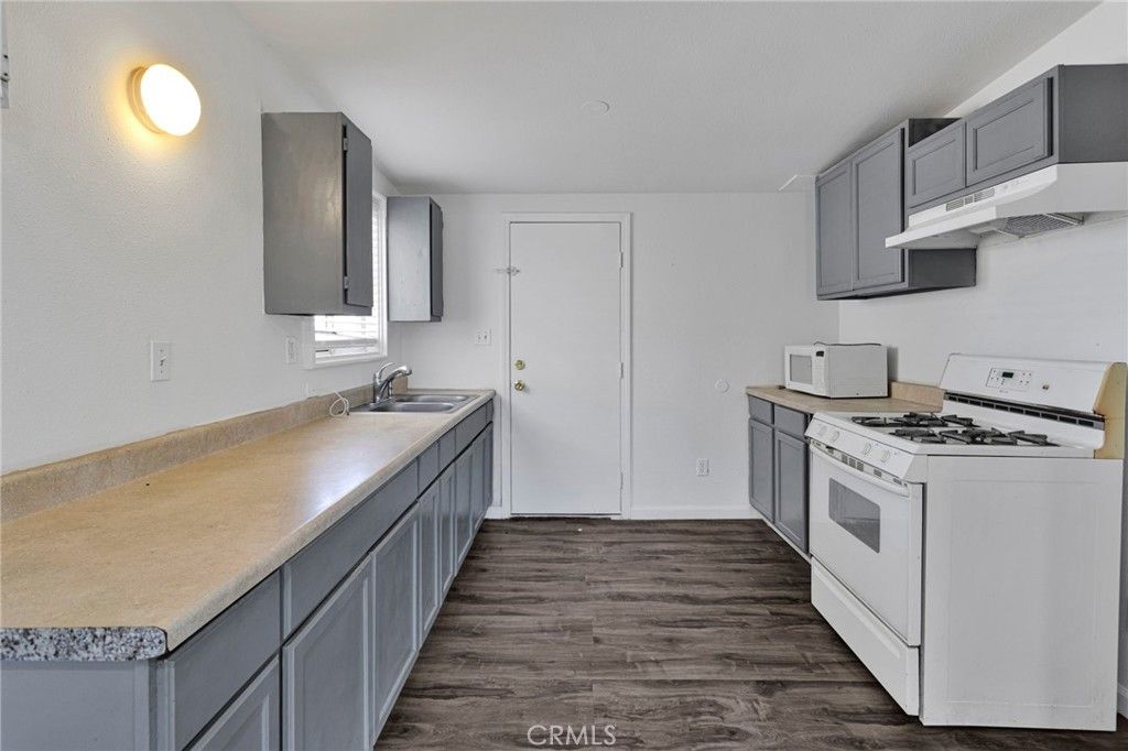 Image 18 of property listing at 16396 Yucca Street, Hesperia, CA 92345