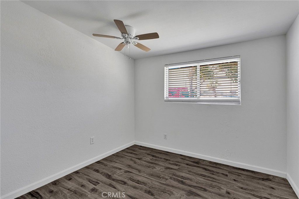 Image 20 of property listing at 16396 Yucca Street, Hesperia, CA 92345