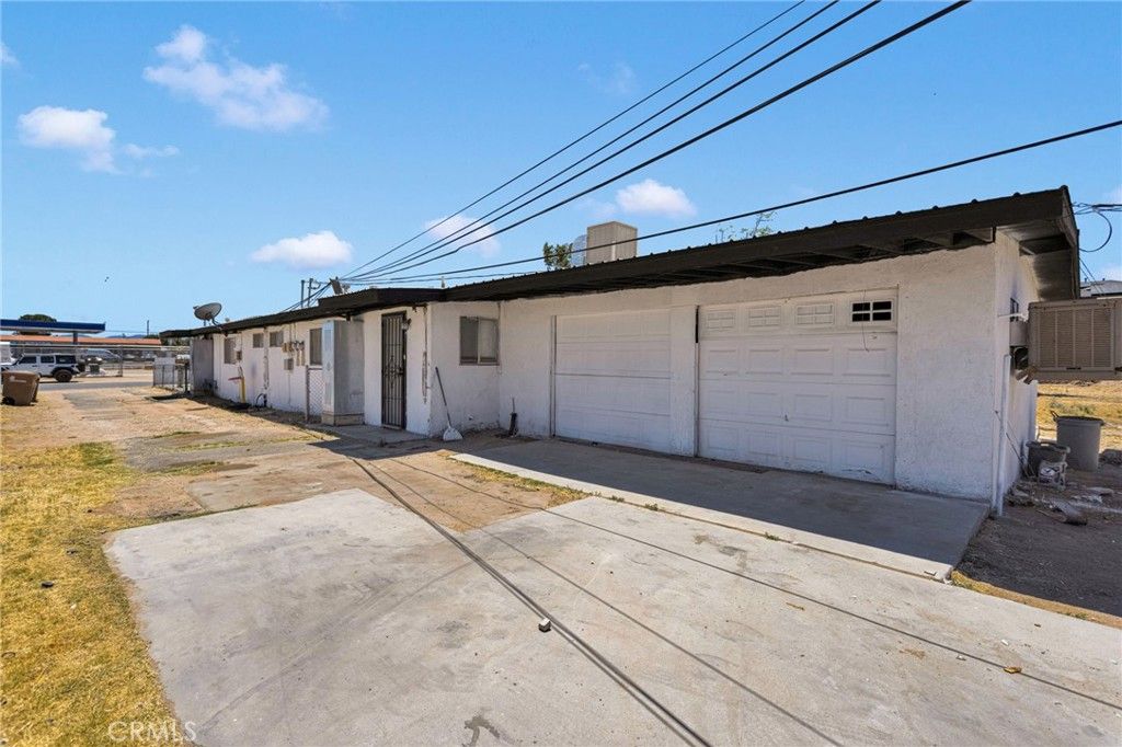 Image 9 of property listing at 16396 Yucca Street, Hesperia, CA 92345
