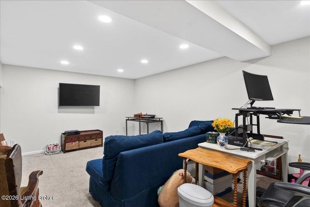 93 Beechwood Ave, Shelbyville, KY 40065