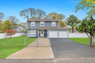 25 Gould Road, Centereach, NY 11720