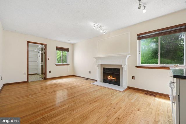 153 THOREAU DR, Plainsboro, NJ 08536