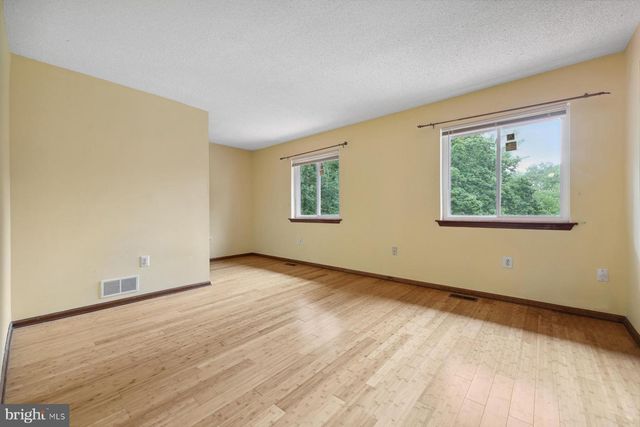 153 THOREAU DR, Plainsboro, NJ 08536