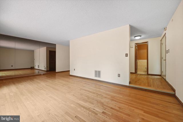 153 THOREAU DR, Plainsboro, NJ 08536