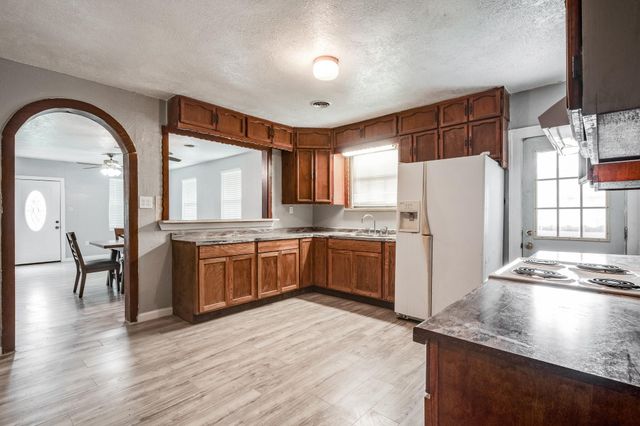 3201 Iowa Street, Baytown, TX 77520