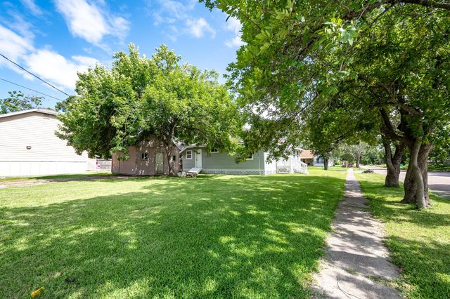 3201 Iowa Street, Baytown, TX 77520