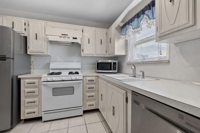 5357 81ST STREET N 12, St Petersburg, FL 33709