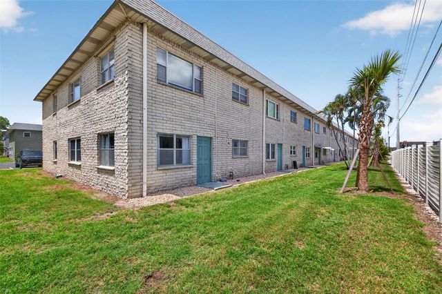 5357 81ST STREET N 12, St Petersburg, FL 33709