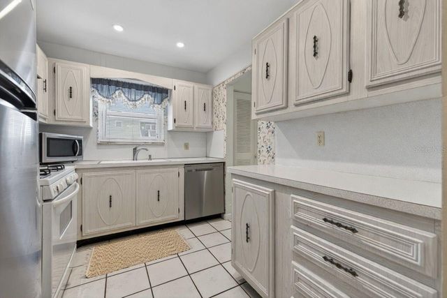 5357 81ST STREET N 12, St Petersburg, FL 33709