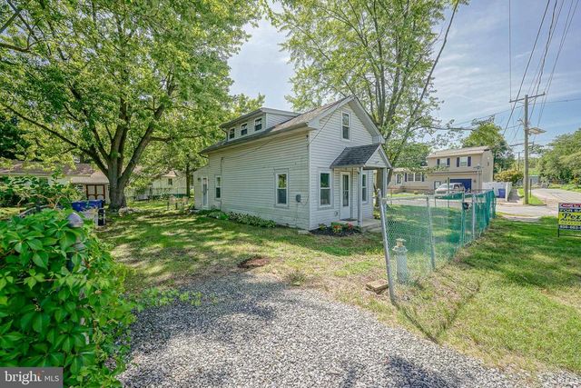 8 S 2ND ST, National Park, NJ 08063