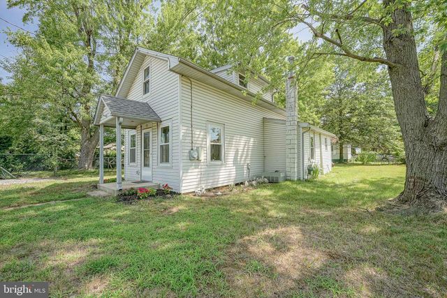 8 S 2ND ST, National Park, NJ 08063