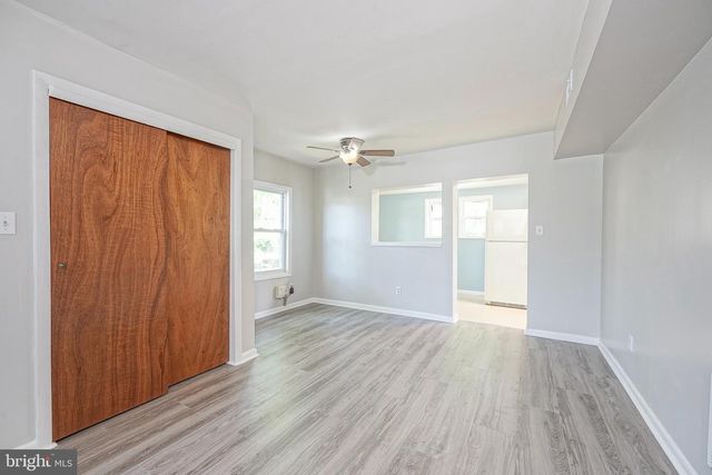 8 S 2ND ST, National Park, NJ 08063