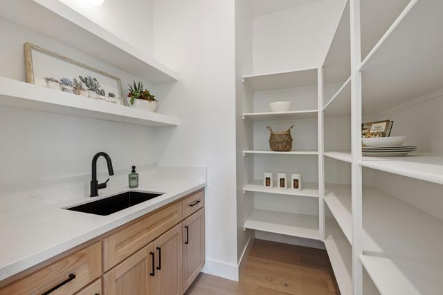 1510 Mission Ave, Carmichael, CA 95608