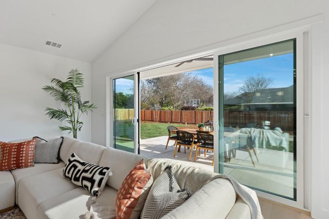 1510 Mission Ave, Carmichael, CA 95608