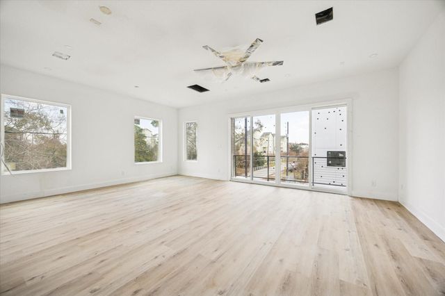 1034 W 17th Street A, Houston, TX 77008