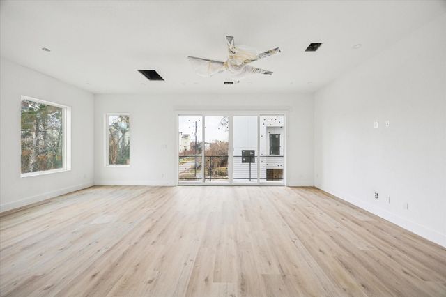 1034 W 17th Street A, Houston, TX 77008