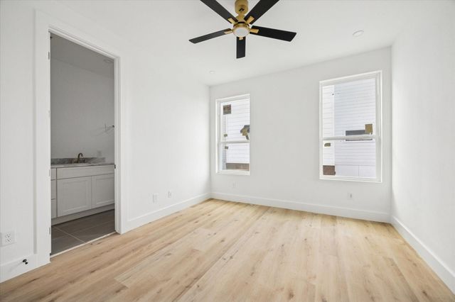 1034 W 17th Street A, Houston, TX 77008