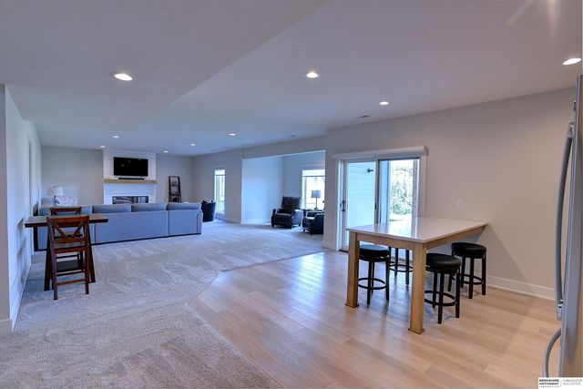 10114 Laramie Street, Papillion, NE 68046