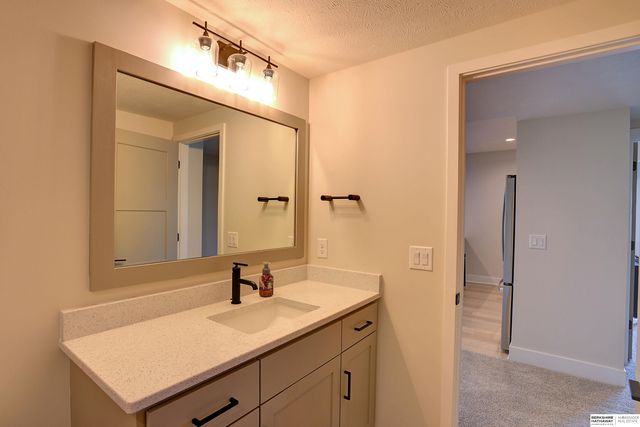 10114 Laramie Street, Papillion, NE 68046