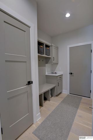 10114 Laramie Street, Papillion, NE 68046