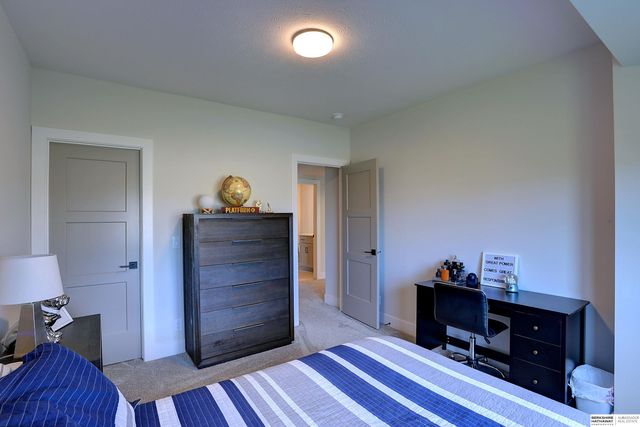 10114 Laramie Street, Papillion, NE 68046