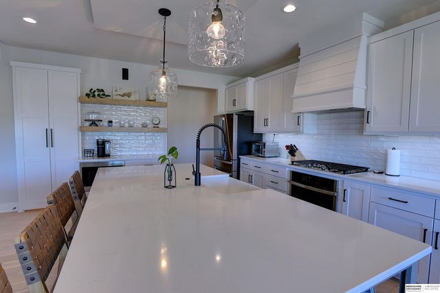 10114 Laramie Street, Papillion, NE 68046